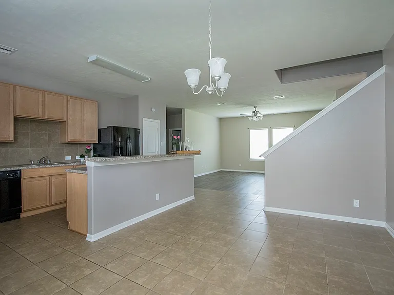 2209 Onyx Ct — Photo 17