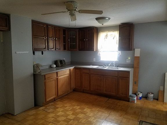 4th image of 664 Averill Ave