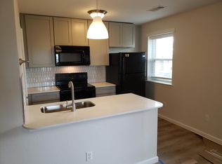 1003 SE 5th St APT B, Bentonville, AR 72712