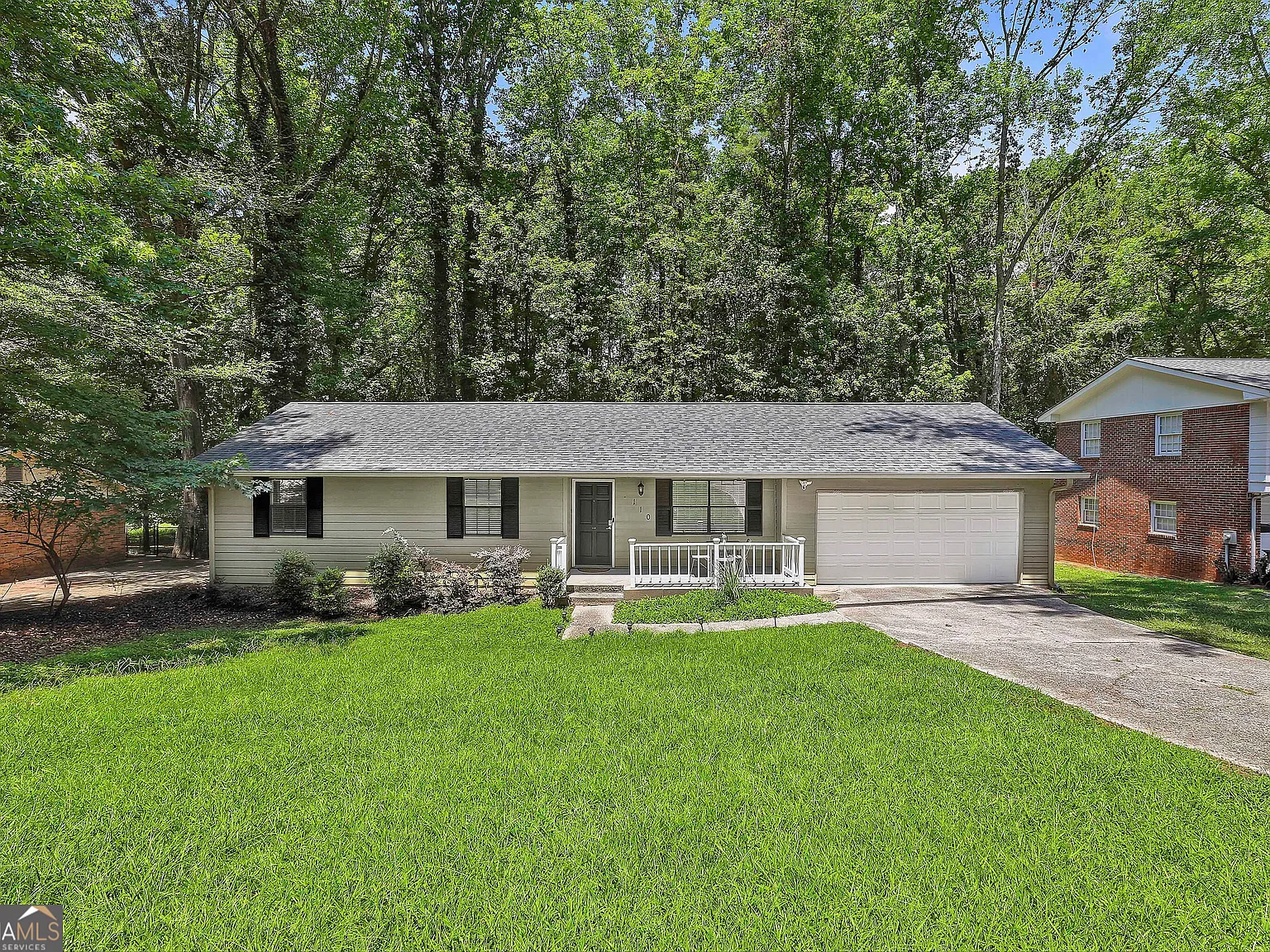 3 bed, 2.0 bath, 1231 sqft, $2,400 — Photo 2