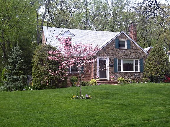 Lush mature landscaping