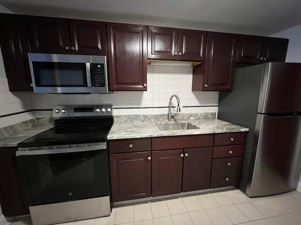 232 Low St APT 6, Newburyport, MA 01950