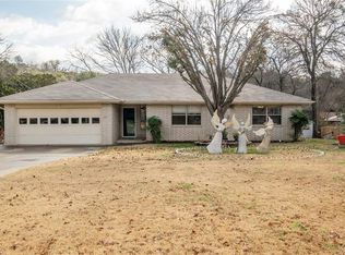 1413 E Seneca Ct, Granbury, TX 76048