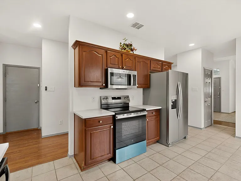1409 Clear Creek Dr — Photo 16