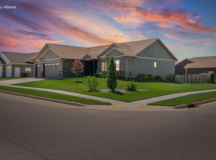 648 Silver Dr, Holmen, WI 54636