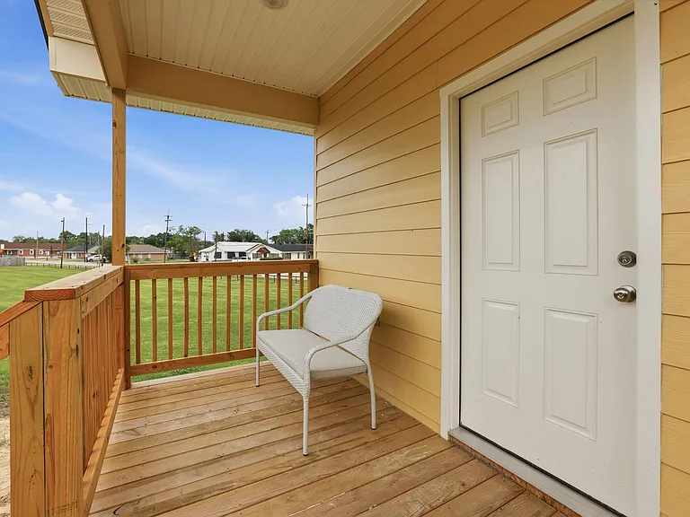 1406 Bonvillain St — Photo 15