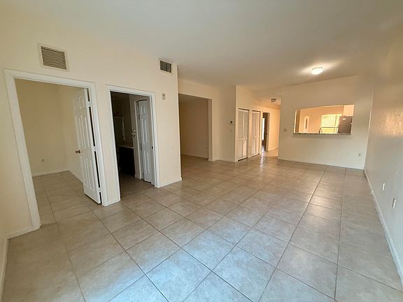4th image of 5961 Forest Hill Blvd APT 101