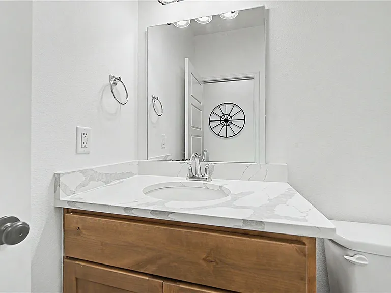 2070 Wildflower Dr — Photo 7