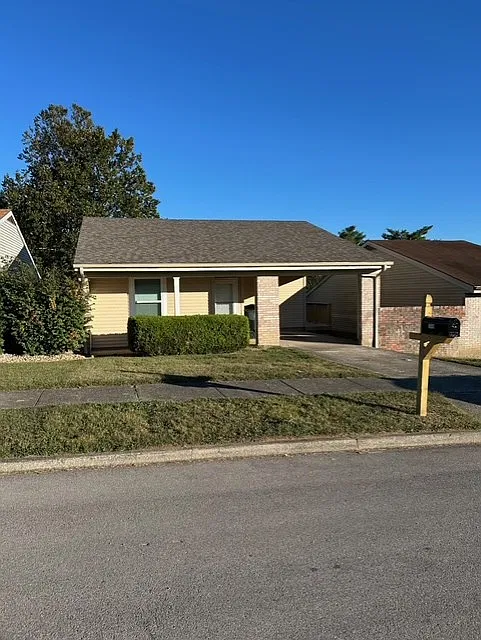 2 bed, 920 sqft, $1,703 — Photo 1