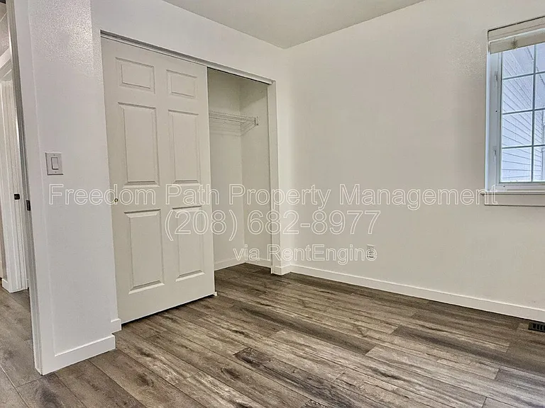 1382 W Tanager Ave — Photo 22