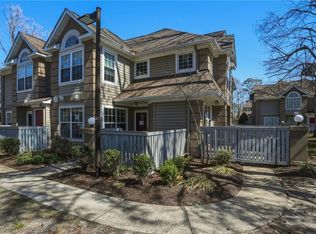 333 Gainsborough Sq, Chesapeake, VA 23320