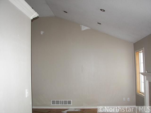 1st image of 111 Vadnais Ln