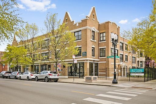 1st image of 4555 N Malden St APT 218