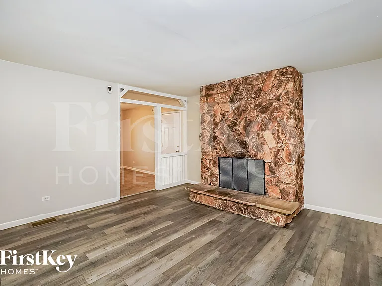 4200 Arlington Dr — Photo 2