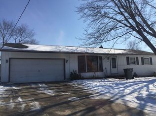 201 Valley Vista Dr SE, Lowell, MI 49331