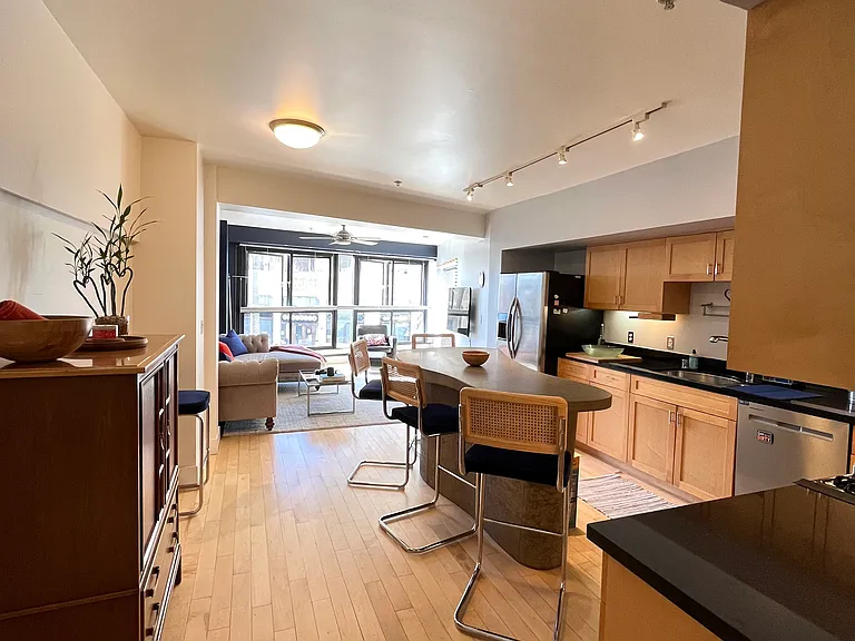 1755 Broadway #25 — Photo 9