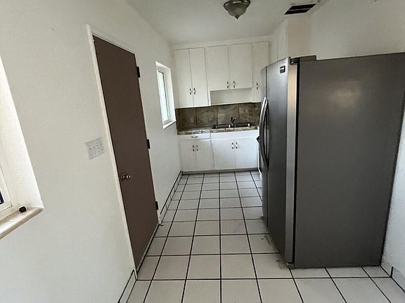 4th image of 95 W Windsor St
