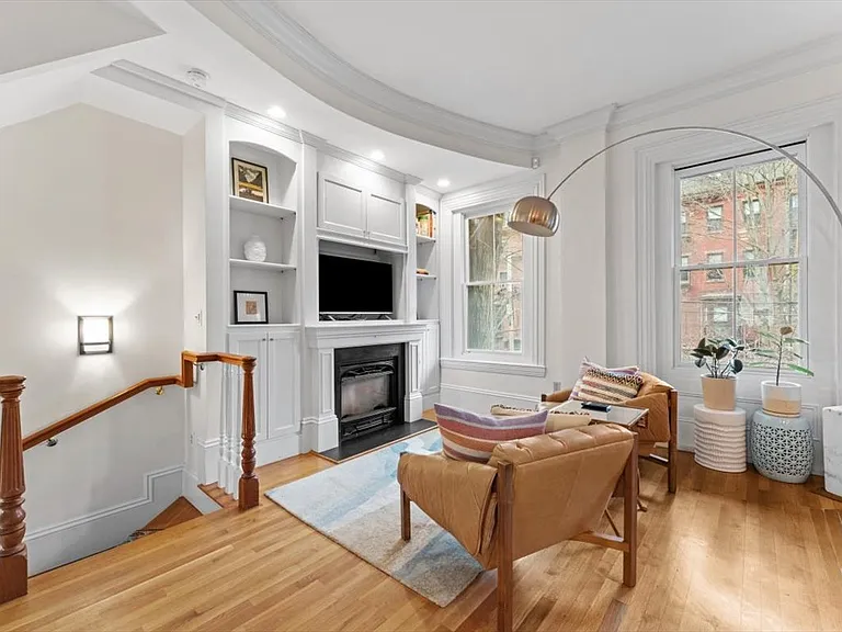 Flex space / 2nd living area