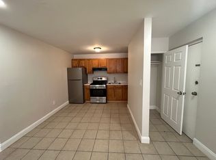 18 Hampton Rd #E1, New Brunswick, NJ 08901
