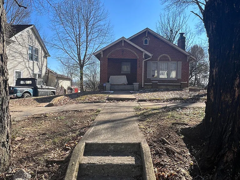 712 Prospect Ave — Photo 1