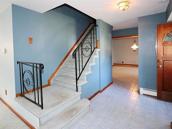 3rd image of 4 Harloquin Dr