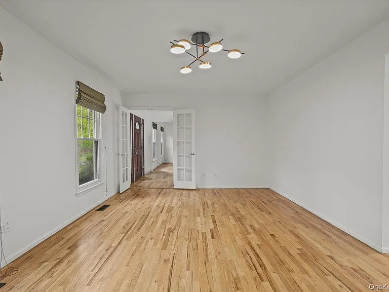 10 Silvermine Dr — Photo 16