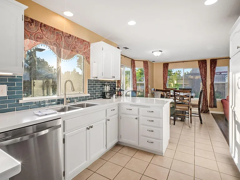 837 Sycamore Canyon Rd — Photo 13