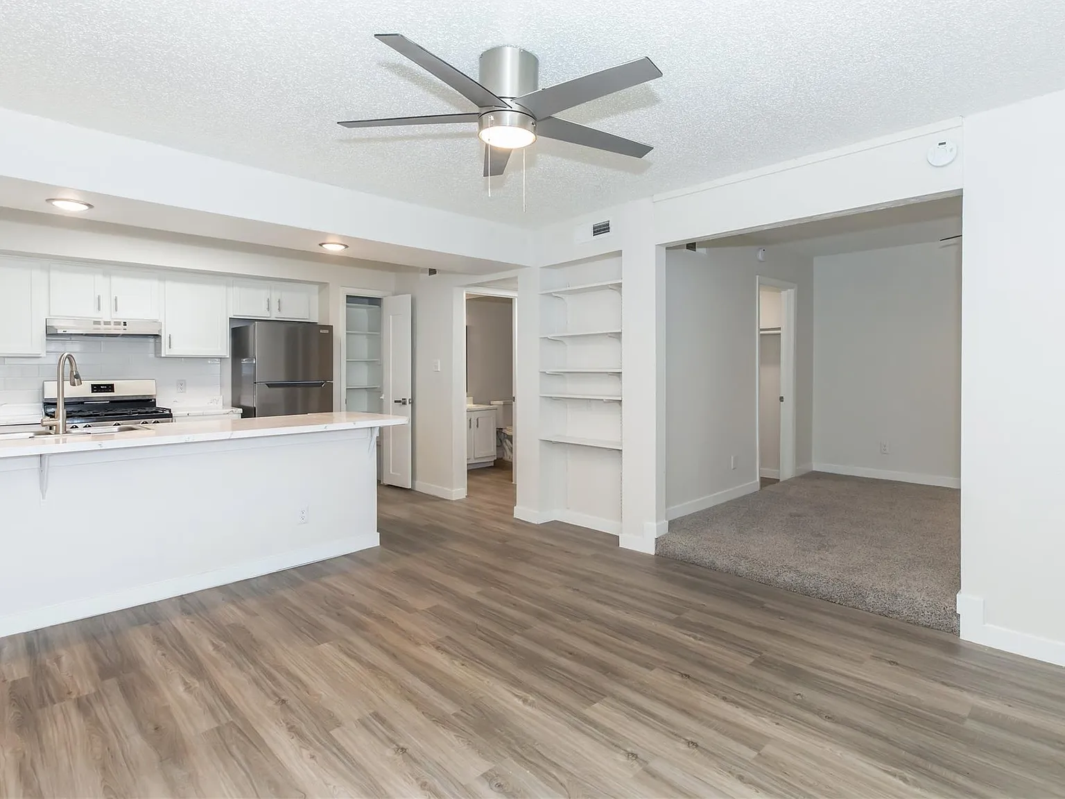 1 bed, 1.0 bath, 545 sqft, $899 — Photo 4