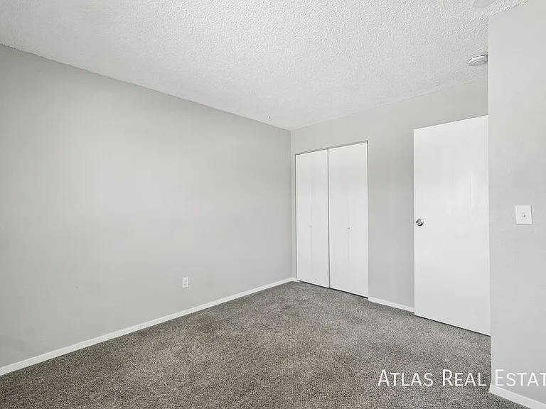 3027 Starlight Cir — Photo 24