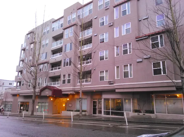 4343 Roosevelt Way NE APT 402, Seattle, WA 98105