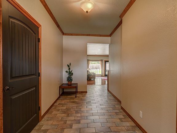 2nd image of 1003 S Stoneybrook St