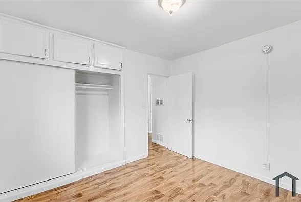 6537 Woodley Ave — Photo 9