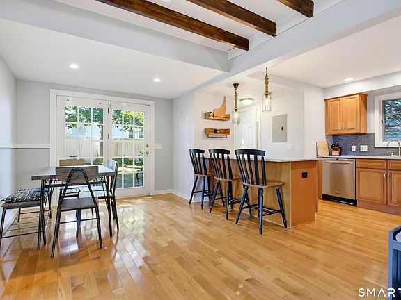 5th image of 132 Limewood Avenue
