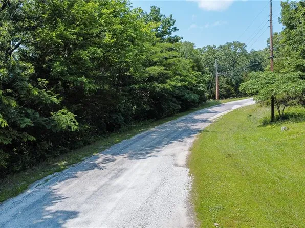 1119 Pawnee Dr, Cuba, MO 65453