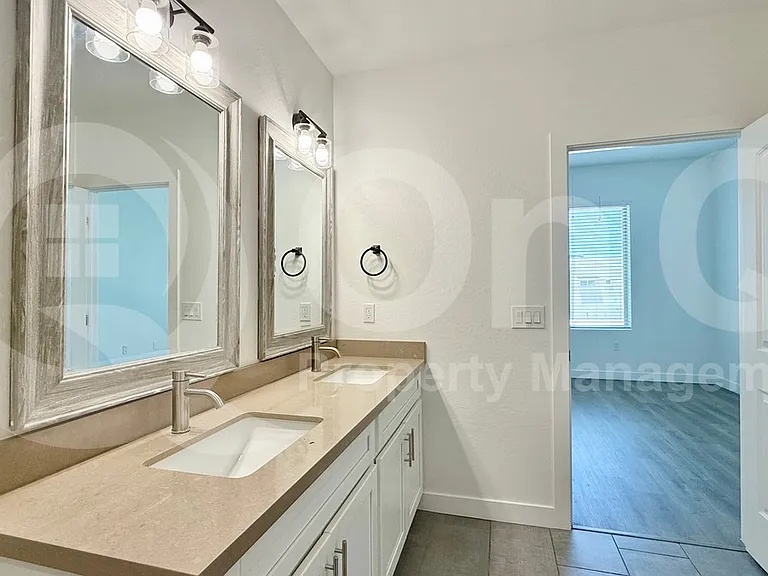 9160 N 67th Ave #202 — Photo 10
