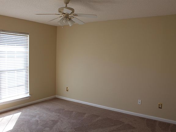 5th image of 2529 Hilltop Dr APT 3