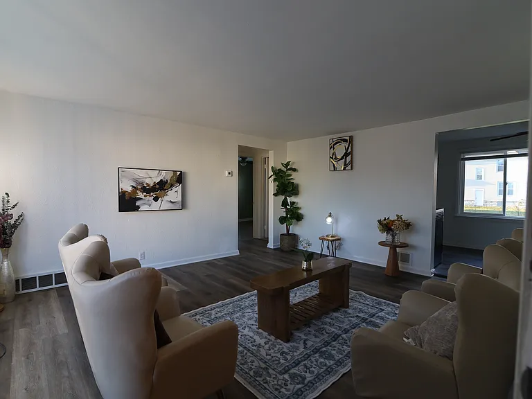 1039 Salem Ave #3 — Photo 2