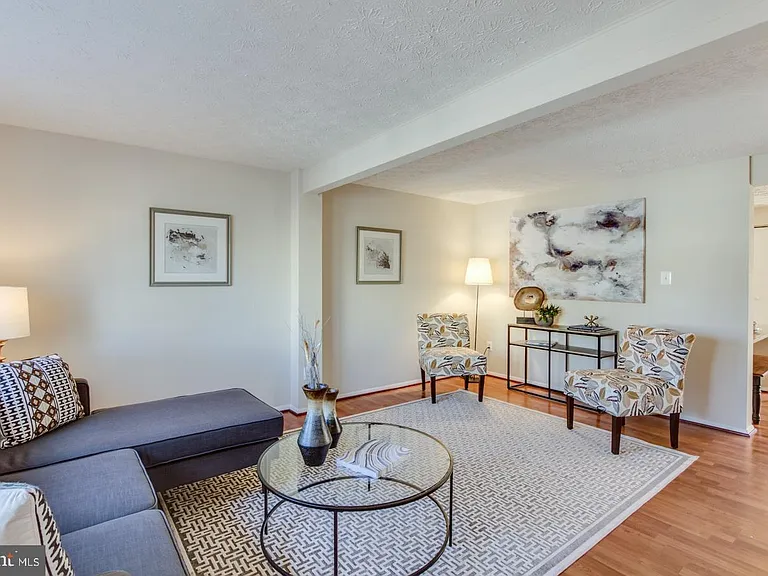 8035 Tyson Oaks Cir — Photo 4