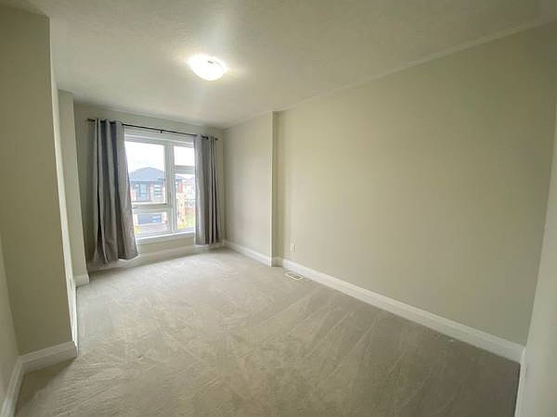 Kitchener House for rent - 3 Bedrooms — photo 13