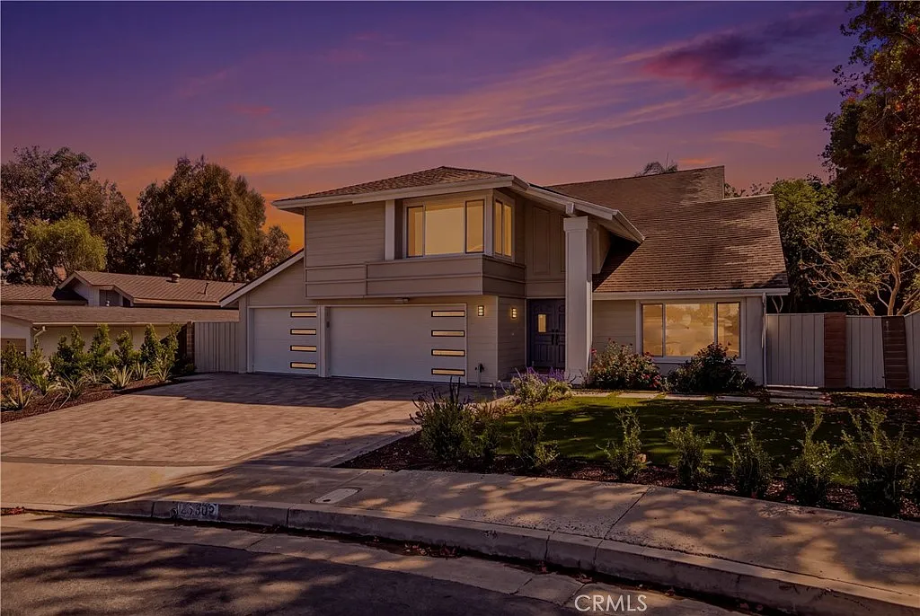 4 bed, 3.5 bath, 2474 sqft, $6,495 — Photo 1