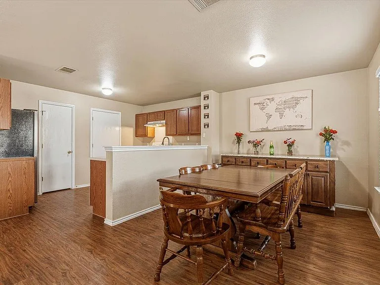 12705 Saint Mary Dr — Photo 9