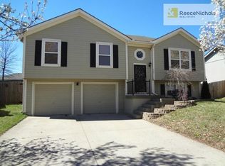 921 SE Kings Cross Rd, Blue Springs, MO 64014