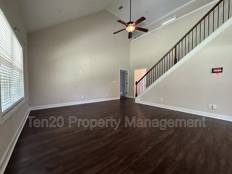 11 Hope St — Photo 11