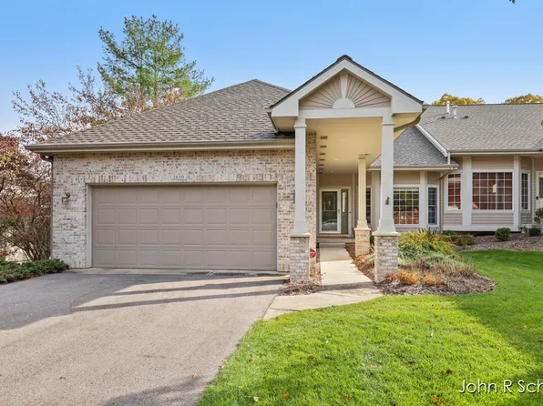 1650 Stillwater Ct NE, Grand Rapids, MI 49505