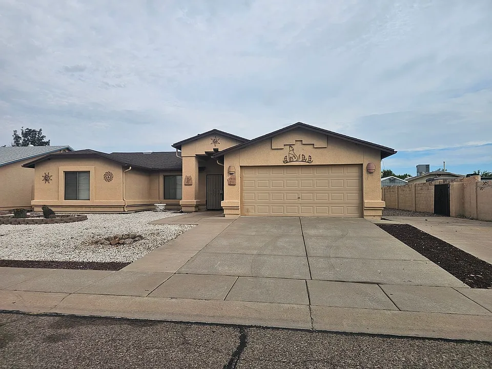 2973 Golden Eagle Dr