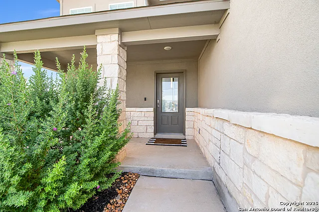 3 bed, 2.5 bath, 2253 sqft, $2,250 — Photo 3
