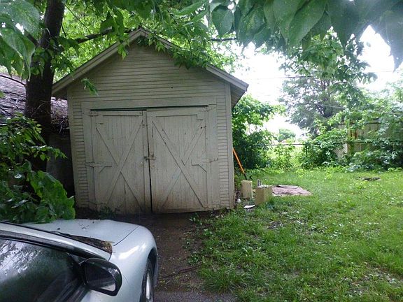 3rd image of 3427 Cypress Ave
