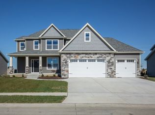 2319 Coventry Cir St, Sycamore, IL 60178