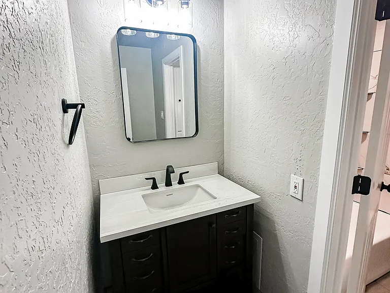 4710 NW Motif Manor Blvd #B — Photo 12