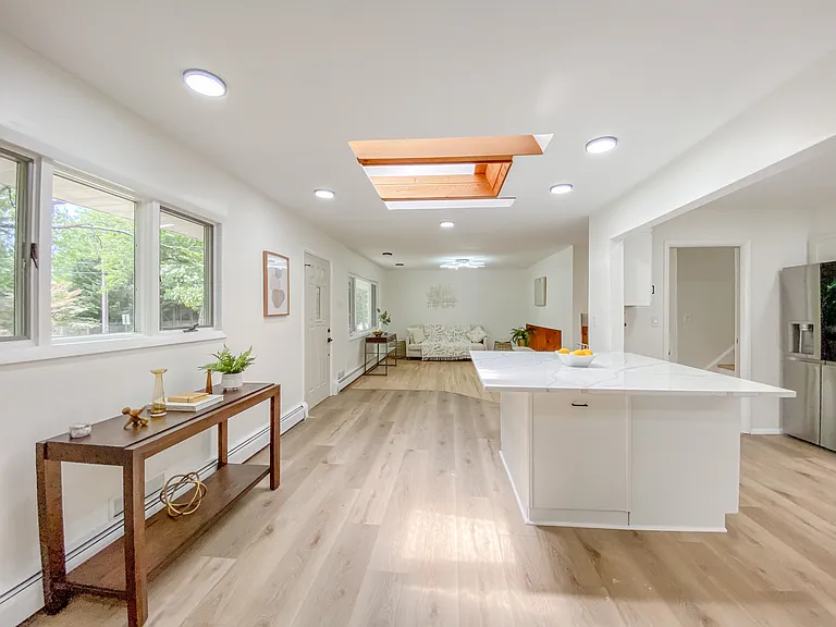 1 Herrick Dr — Photo 8